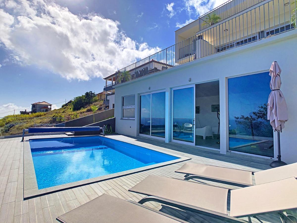 Villa Piece Of Heaven By Lovelystay Estreito Da Calheta Esterno foto