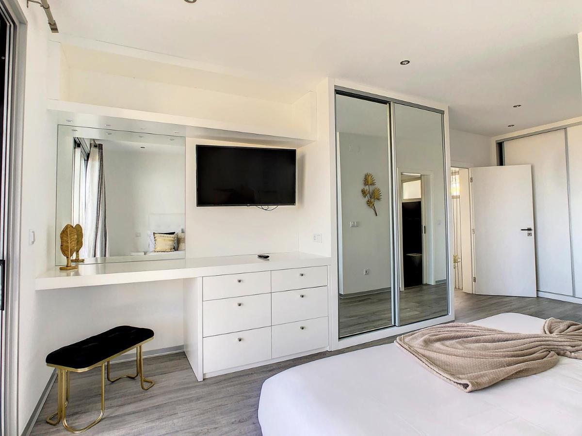 Villa Piece Of Heaven By Lovelystay Estreito Da Calheta Esterno foto