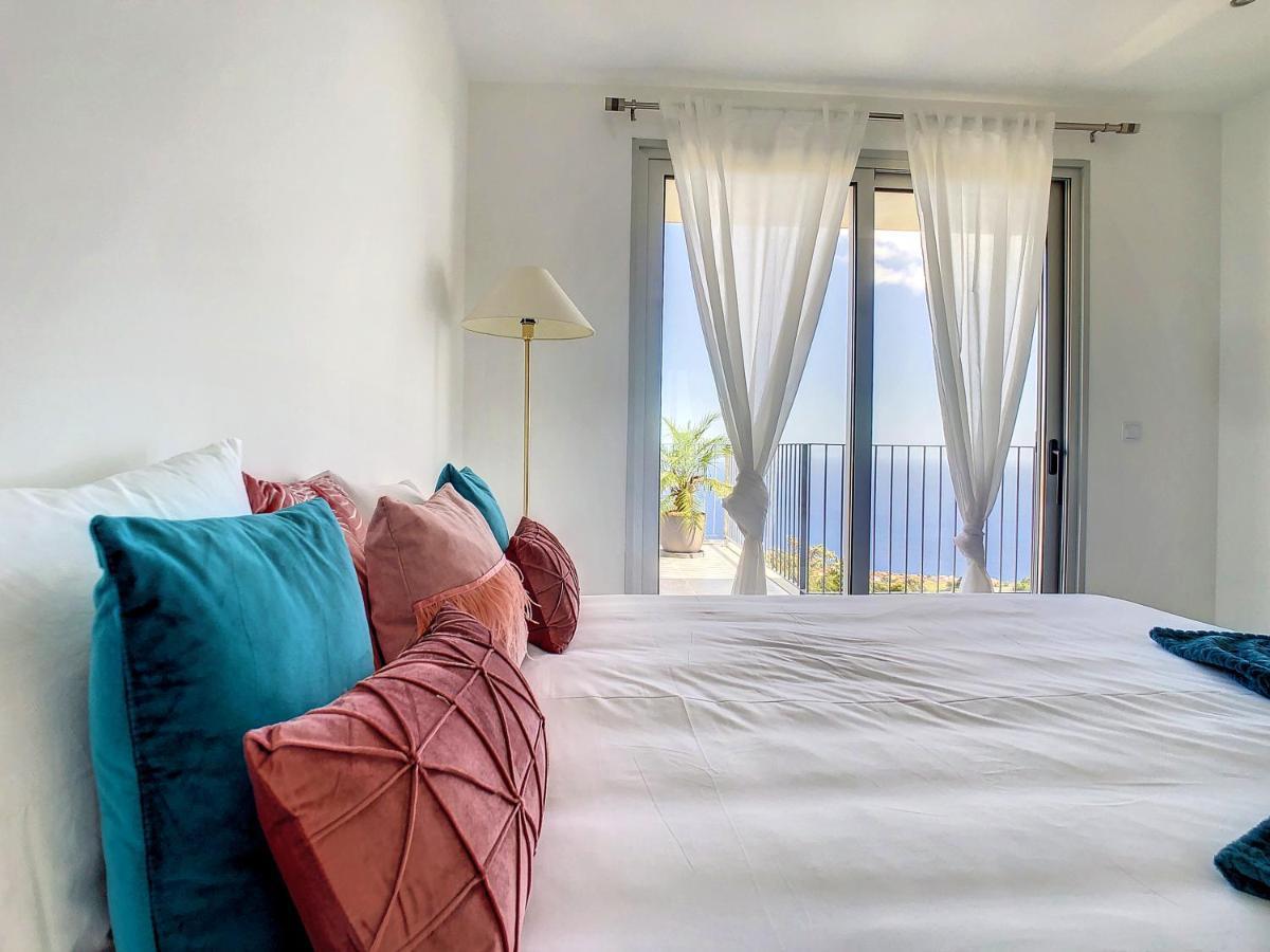 Villa Piece Of Heaven By Lovelystay Estreito Da Calheta Esterno foto